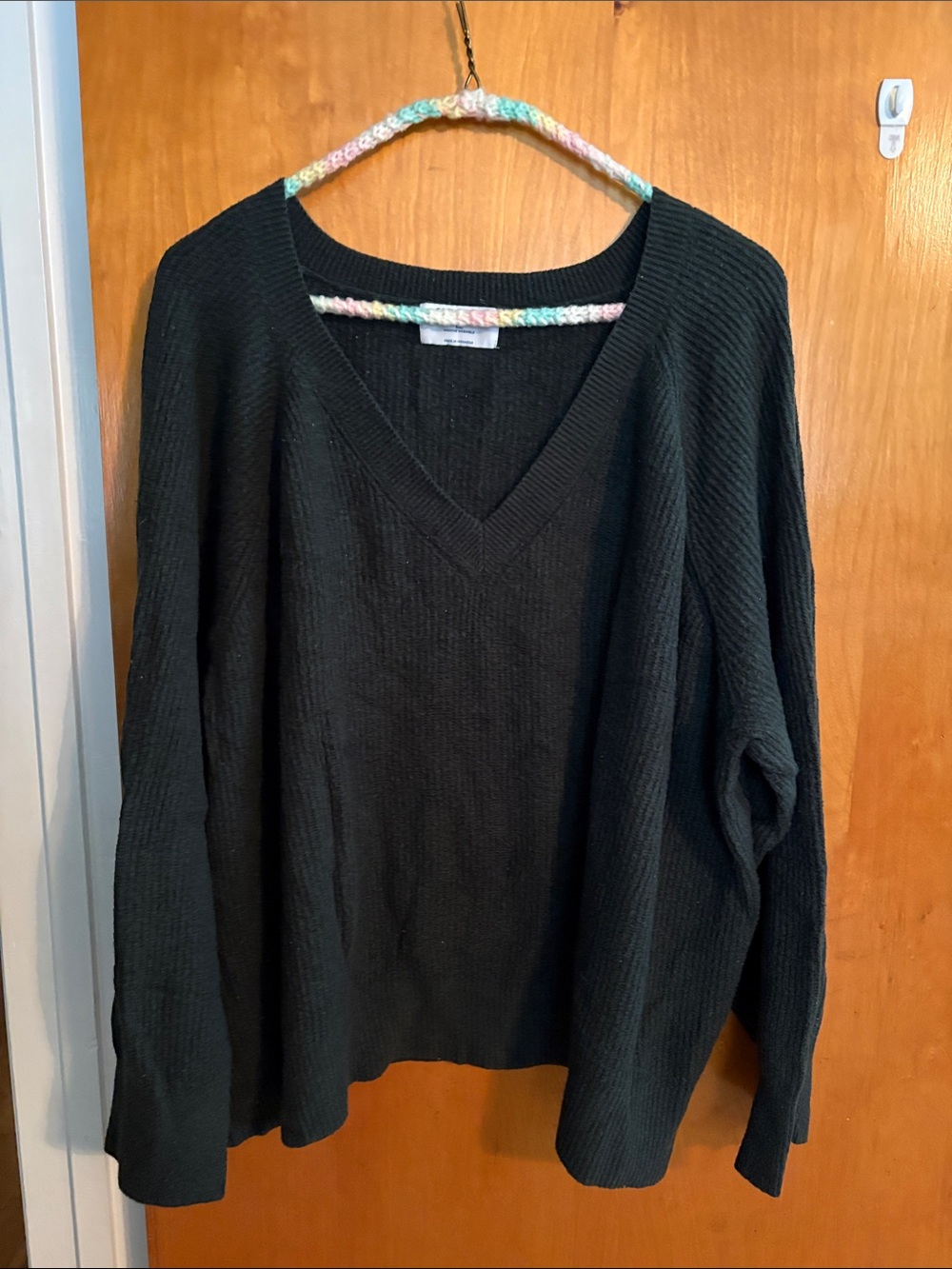 Old Navy Black V-Neck Ribbed Knit Sweater
